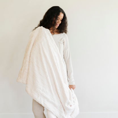 Driftwood Patterned Faux Fur Throw Blanket