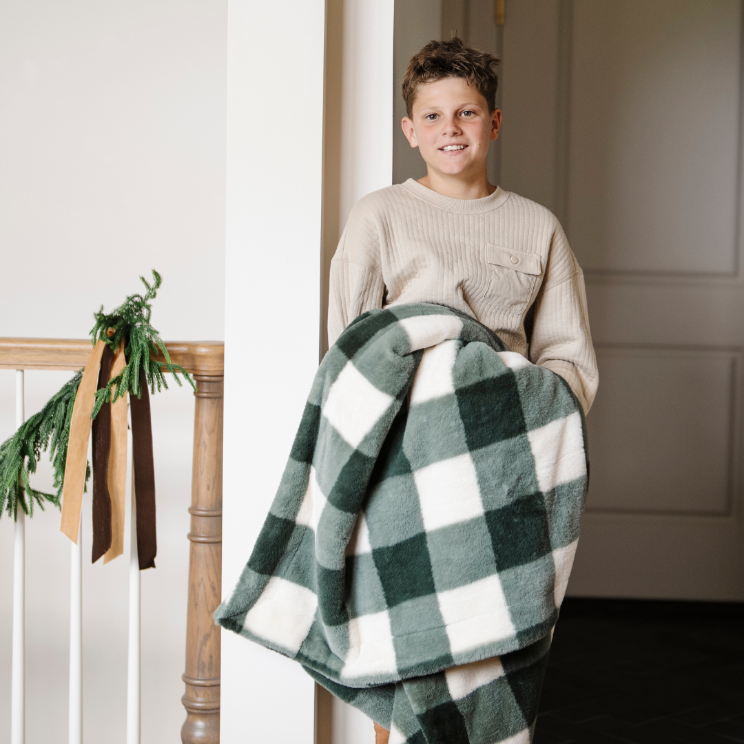 Winter Spice Holiday Printed Faux Fur XL Throw Blanket