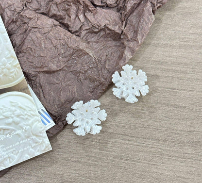 Frosty Snowflake Hair Clip