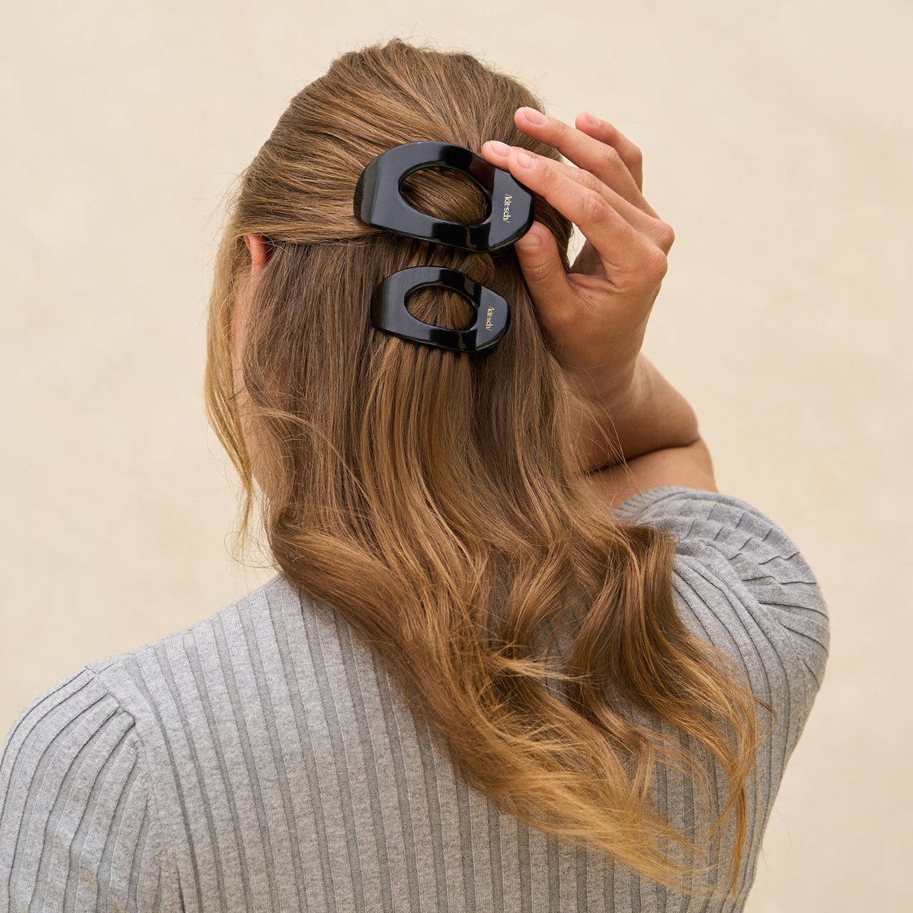 Black Medium Flat Cloud Clip
