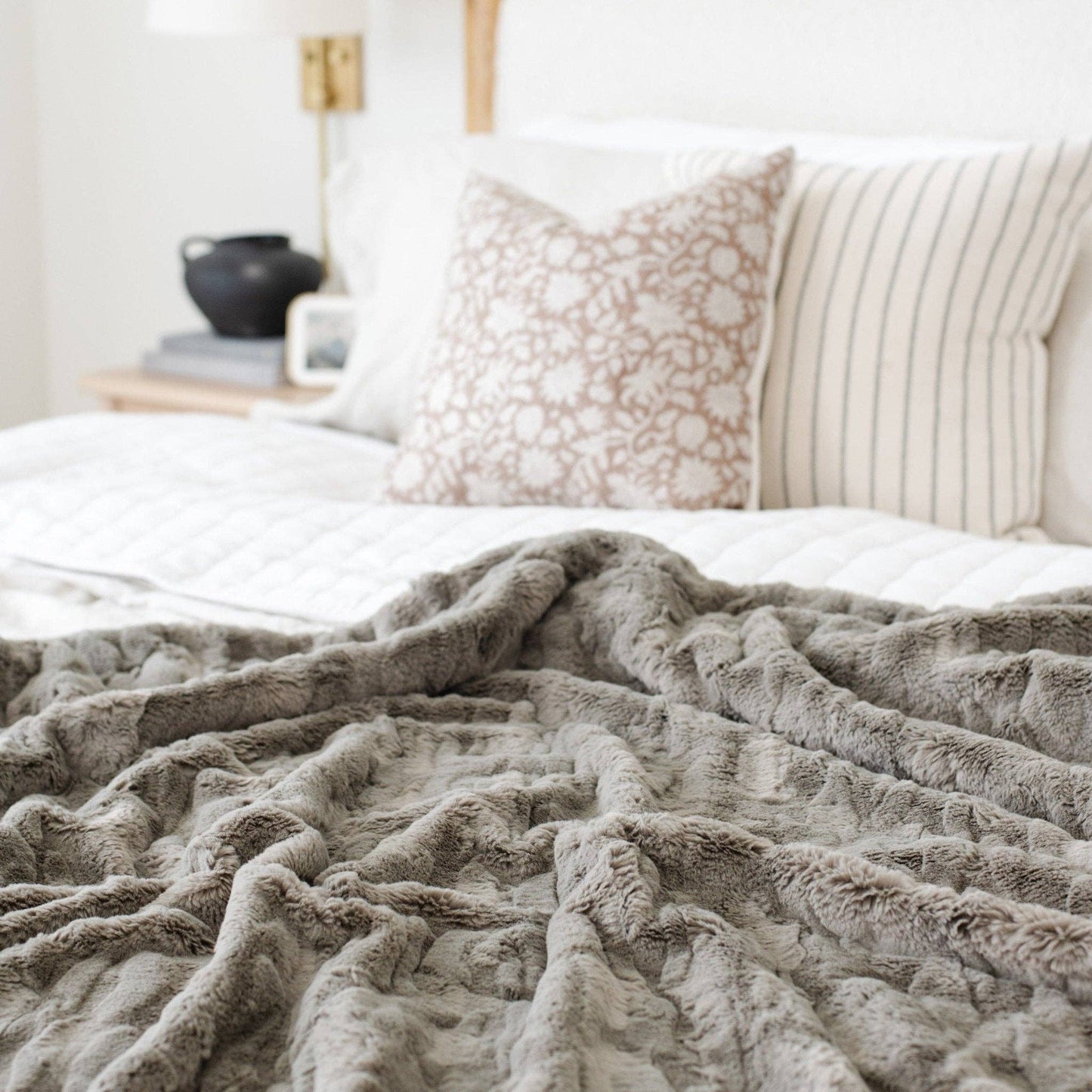 Feather Patterned Faux Fur Throw Blanket