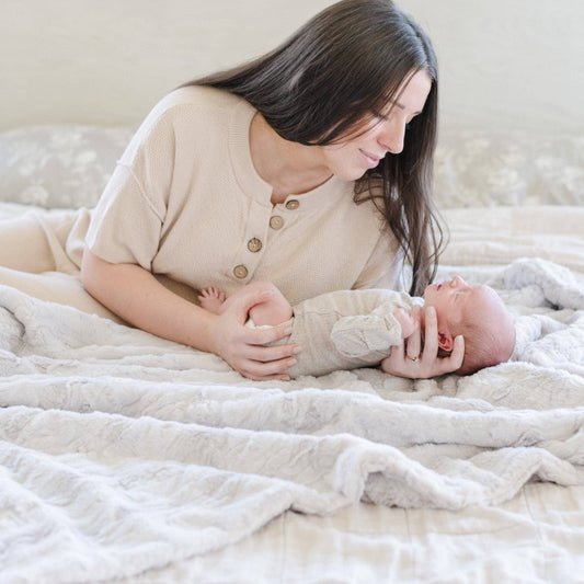 Feather Patterned Faux Fur Throw Blanket