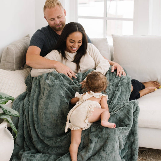 Fir Patterned XL Faux Fur Throw Blanket