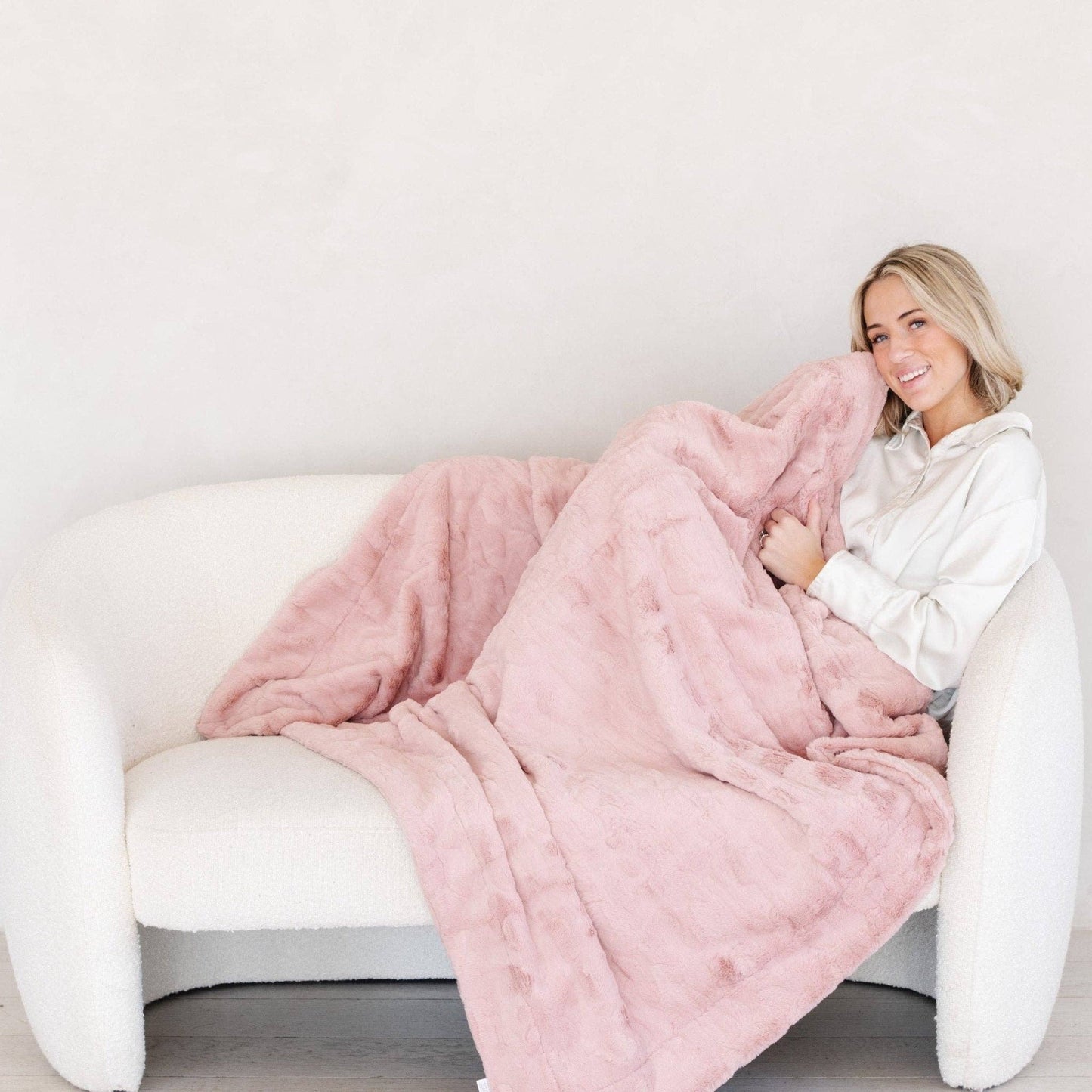 Buff Patterned XL Faux Fur Throw Blanket