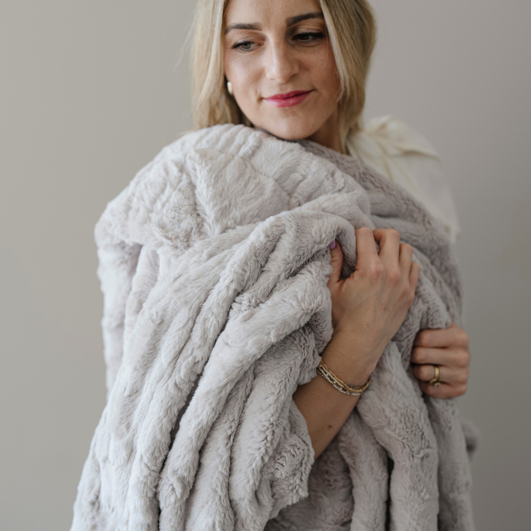 Driftwood Patterned Faux Fur Throw Blanket