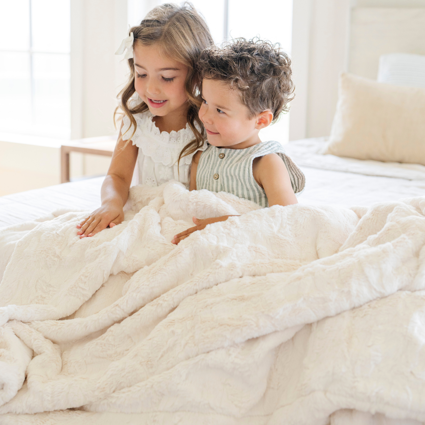 Khaki Patterned XL Faux Fur Throw Blanket