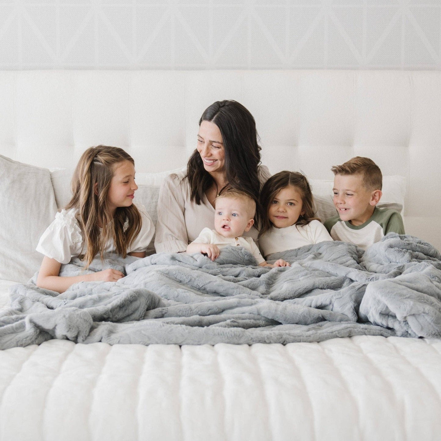 Dusty Mauve Patterned XL Faux Fur Throw Blanket