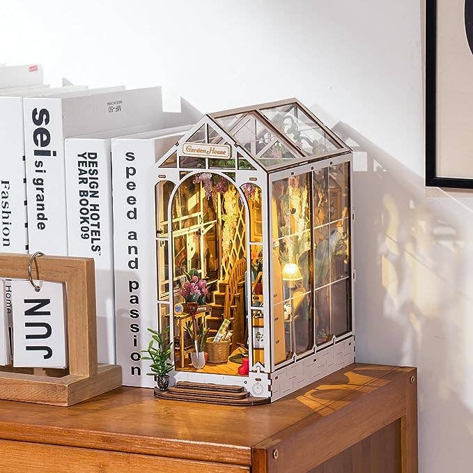 Garden House Book Nook Kit