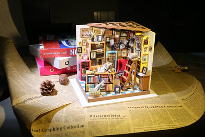 Sam's Study Library Miniature Dollhouse