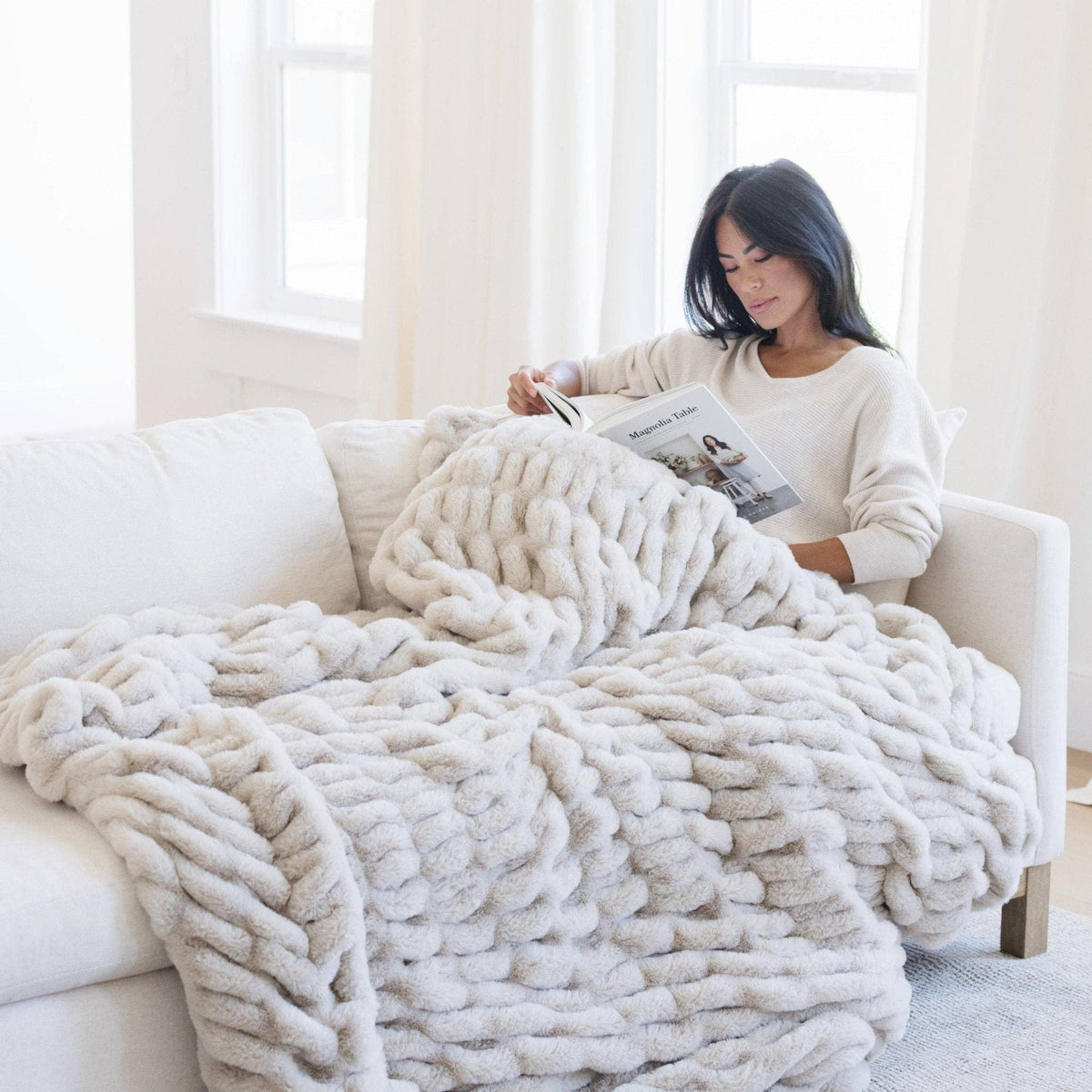 Chocolate Blend Double Ruched Faux Fur Throw Blanket