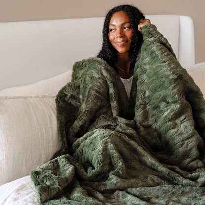 Buff Patterned Faux Fur Throw Blanket