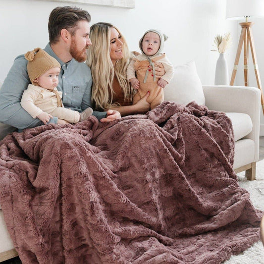 Dusty Mauve Patterned XL Faux Fur Throw Blanket