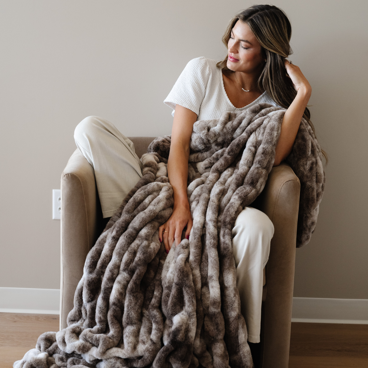 Chocolate Blend Double Ruched XL Faux Fir Throw Blanket