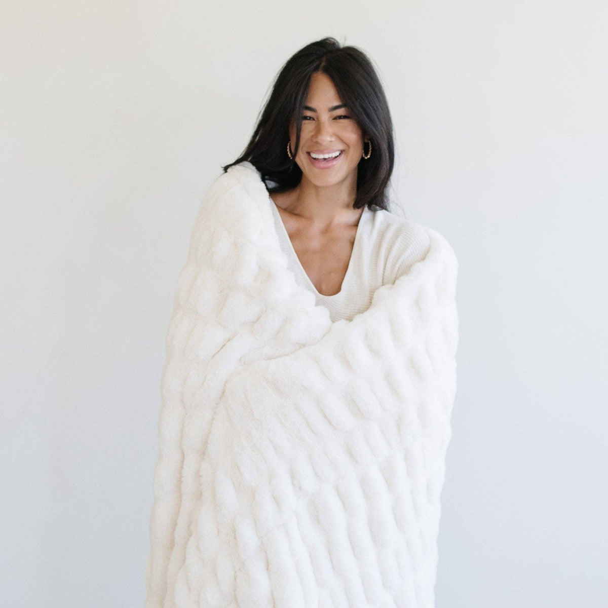 Chocolate Blend Double Ruched Faux Fur Throw Blanket