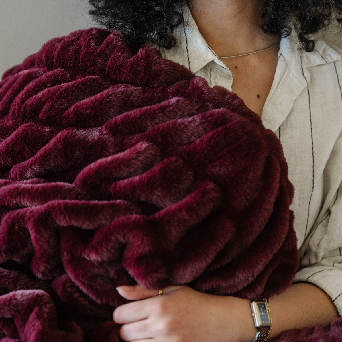 Chocolate Blend Double Ruched Faux Fur Throw Blanket
