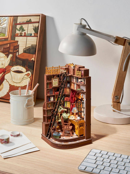Silent Corner Study Book Nook Shelf Insert
