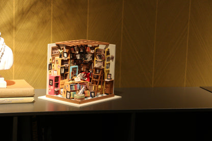 Sam's Study Library Miniature Dollhouse