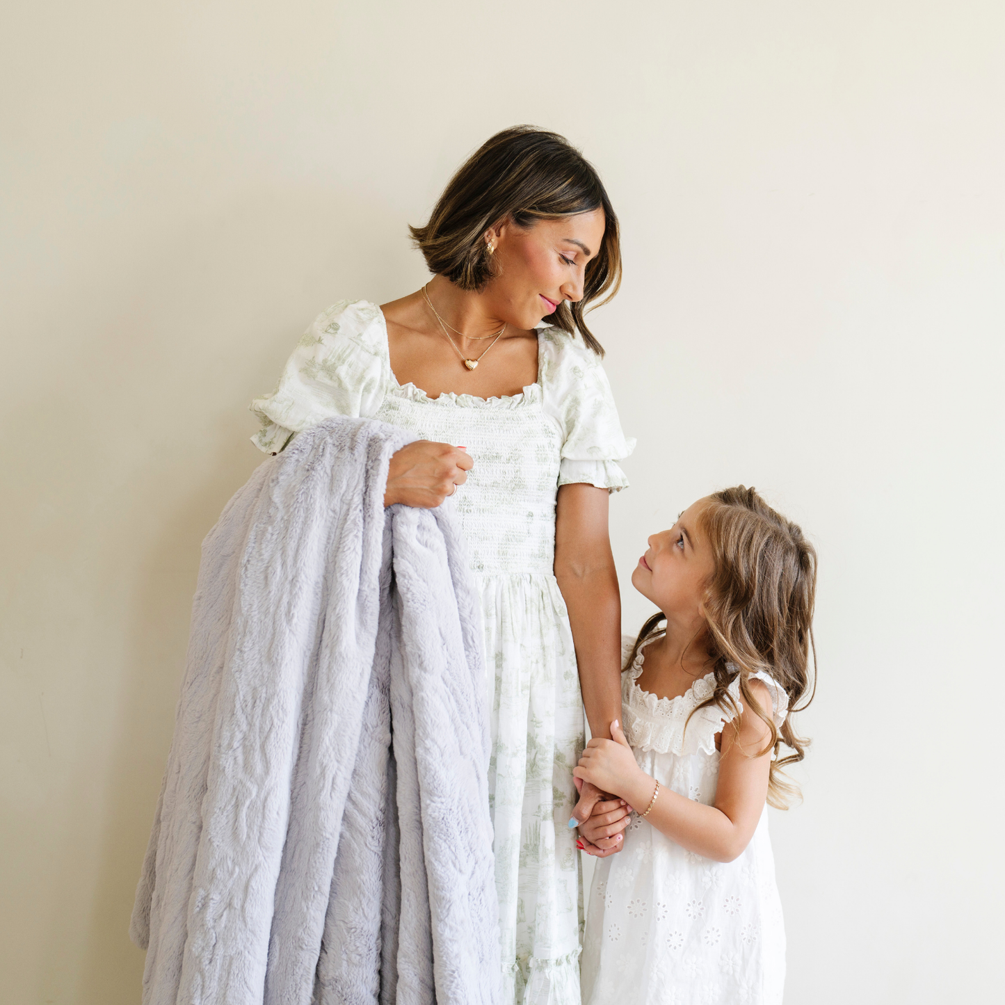 Dusty Mauve Patterned XL Faux Fur Throw Blanket