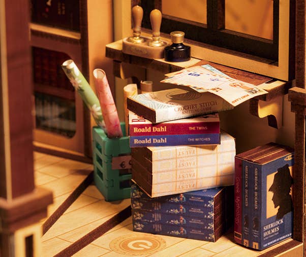 Bookstore Book Nook Kit