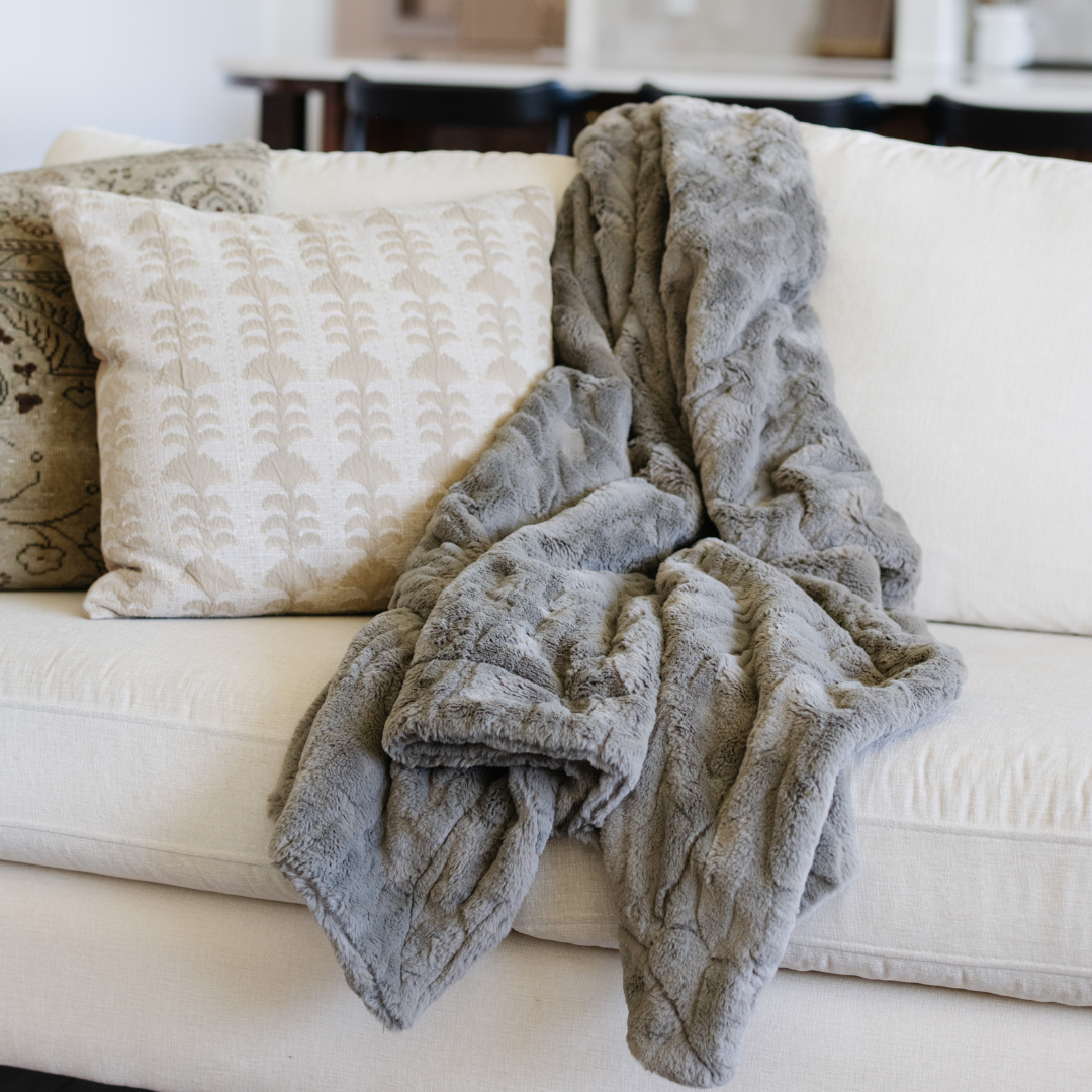 Cashmere Patterned Faux Fur Throw Blanket