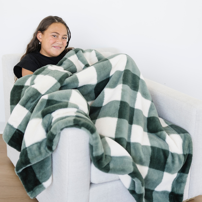 Christmas Spice Holiday Printed Faux Fur XL Throw Blanket