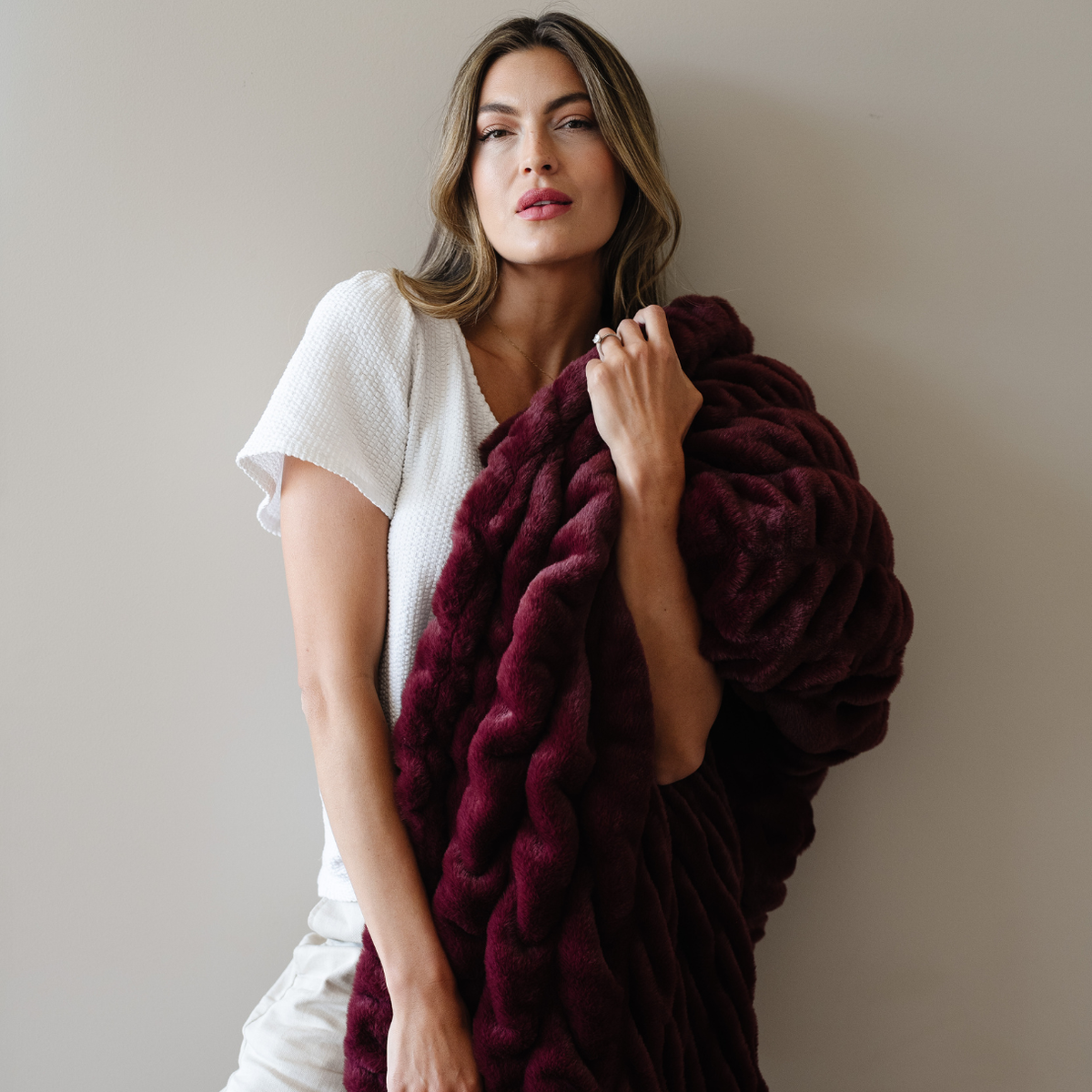 Chocolate Blend Double Ruched Faux Fur Throw Blanket