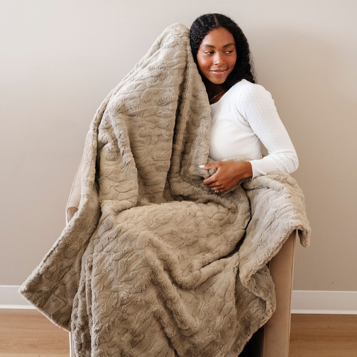 Driftwood Patterned Faux Fur Throw Blanket