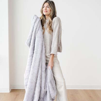 Driftwood Patterned Faux Fur Throw Blanket